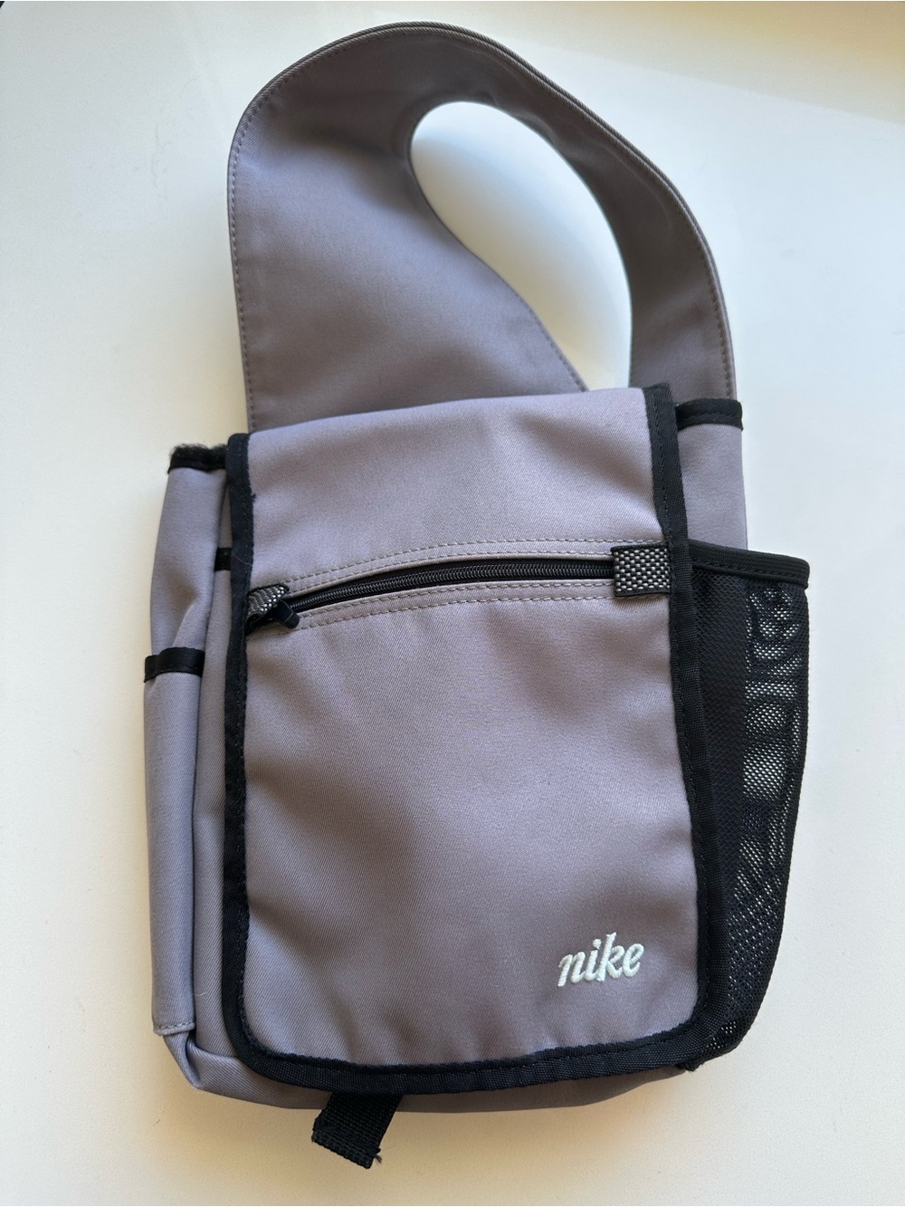 Vintage Nike Light Gray Sling Bag